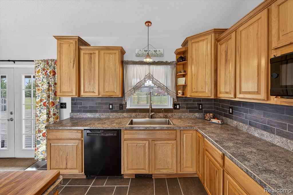 12760 Roepke Road Gregory, MI 48137 - Photo 11 of 61