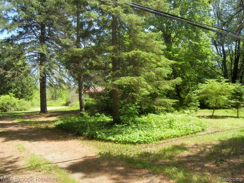 9950 Allen Road Clarkston, MI 48348 - Photo 6 of 76