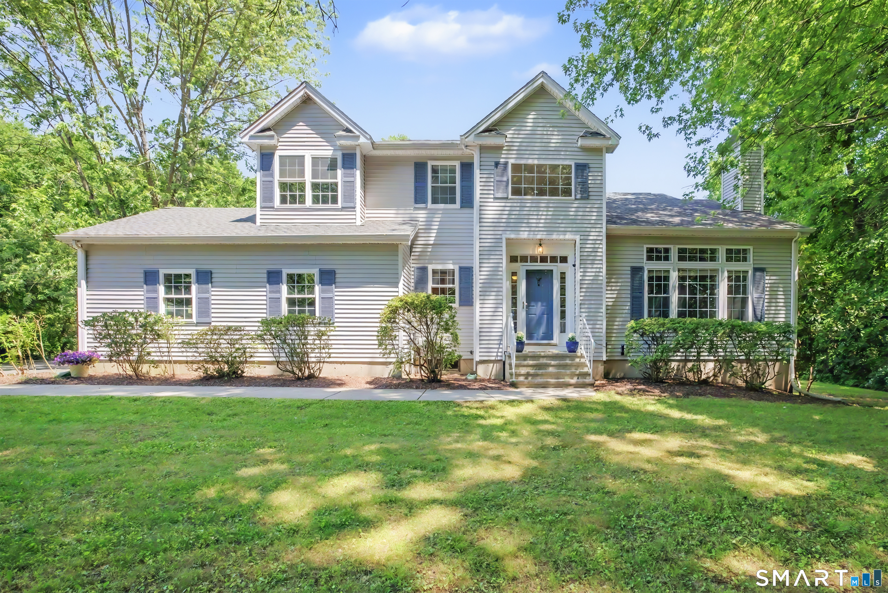 39 Greenbriar Road Oxford, CT 06478 - Photo 2 of 40