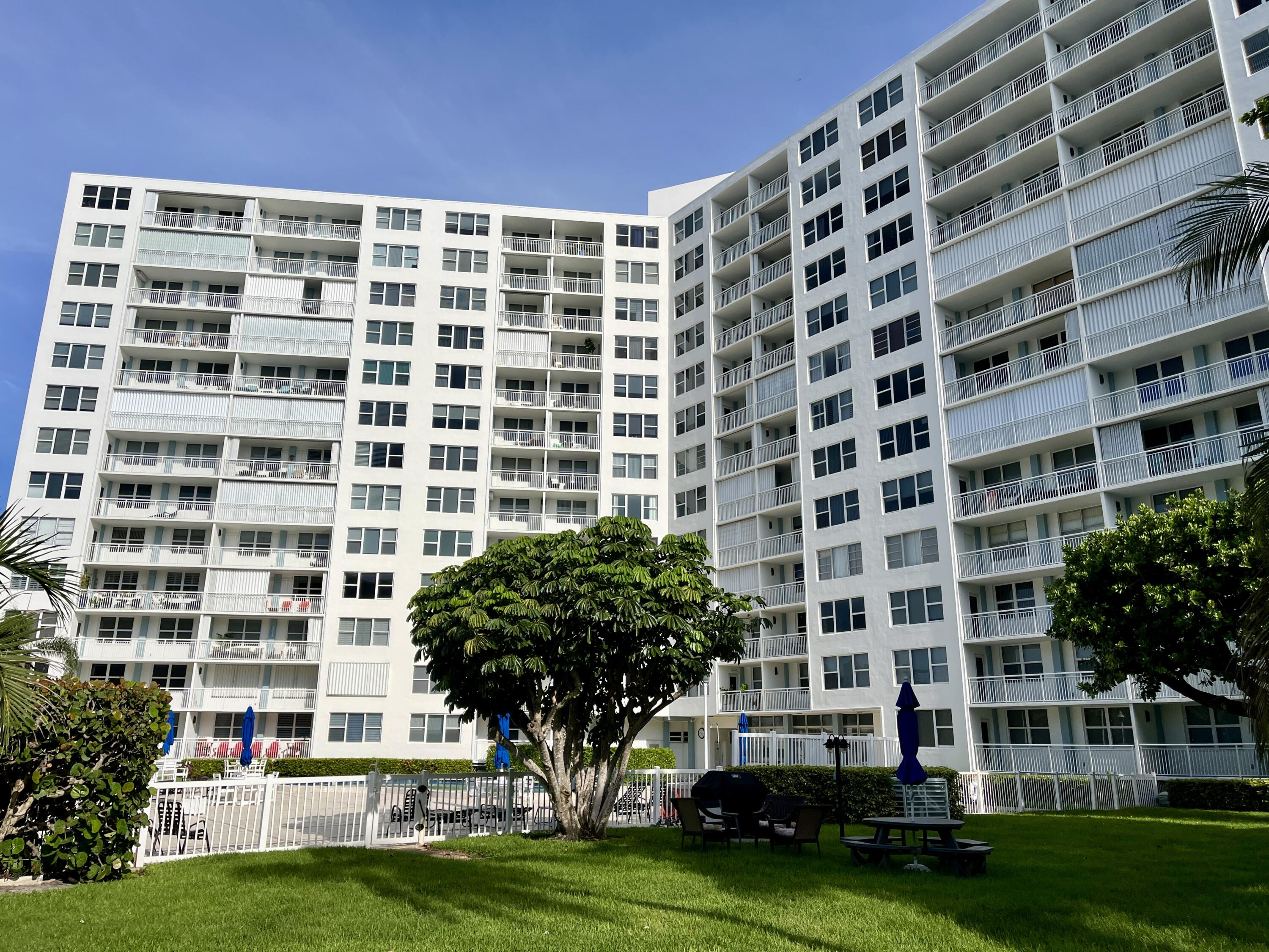 201 North Ocean Boulevard, Unit 302 Pompano Beach, FL 33062 - Photo 3 of 39 a building view