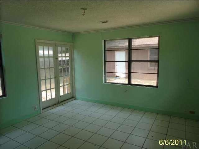2635 West Kingsfield Road Cantonment, FL 32533 - Photo 5 of 20 Gallery Image 5