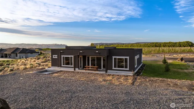 $775,000 | 101 Wren Loop Southwest, Mattawa, WA 99349