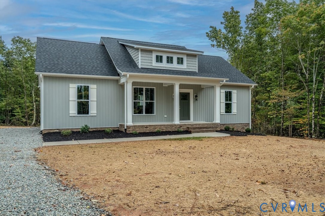 a front view of house with yard