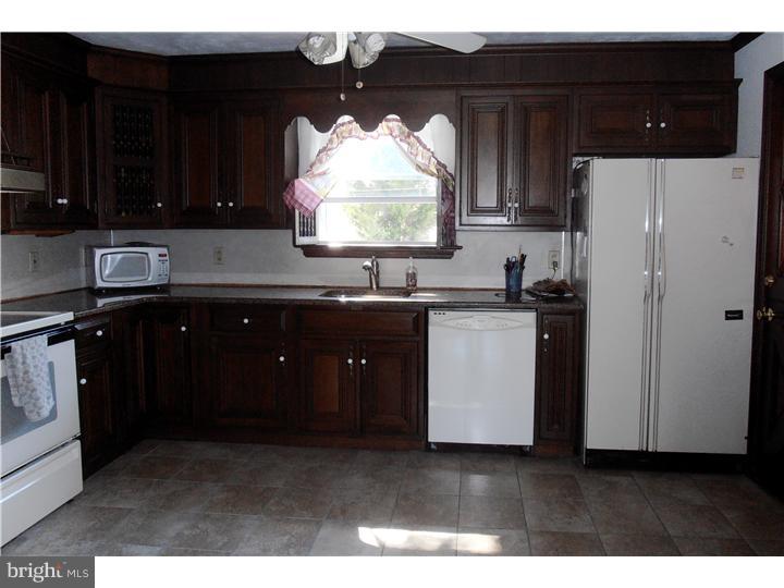 504 Perry Street Ridley Park, PA 19078 - Photo 3 of 17 Kitchen