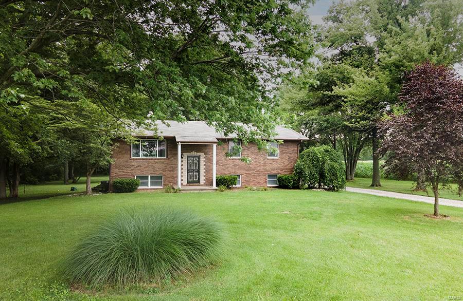 10019 Short Road Alhambra, IL 62001 - Photo 1 of 52 Gallery Image 1