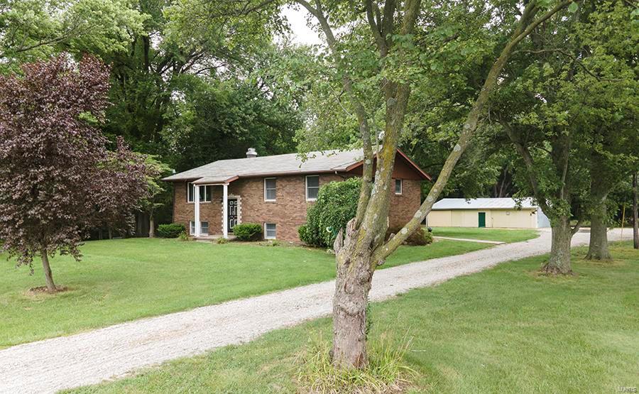 10019 Short Road Alhambra, IL 62001 - Photo 3 of 52 Gallery Image 3