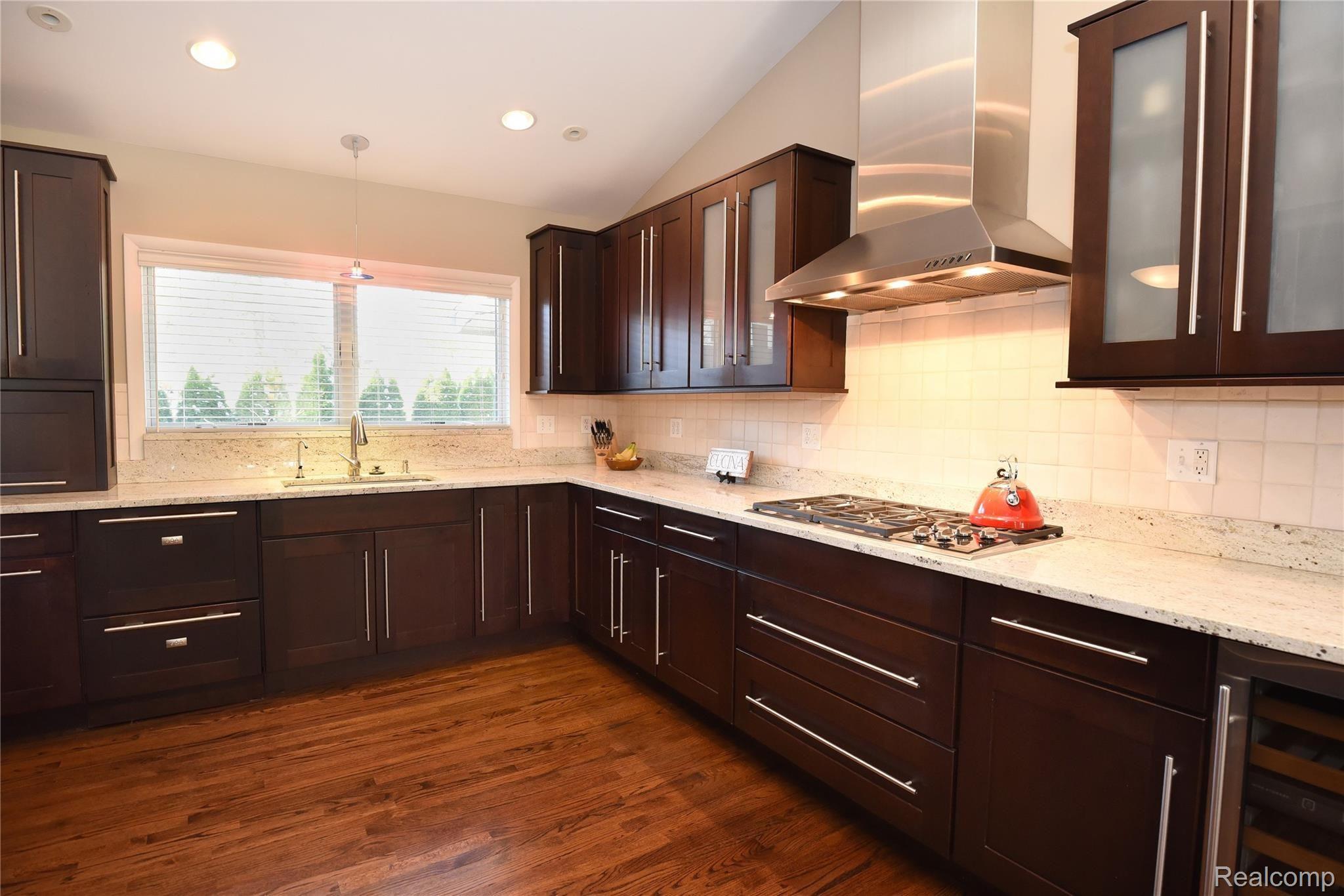 122 Baldwin Road Birmingham, MI 48009 - Photo 9 of 31 122 Baldwin Ct_09.JPG