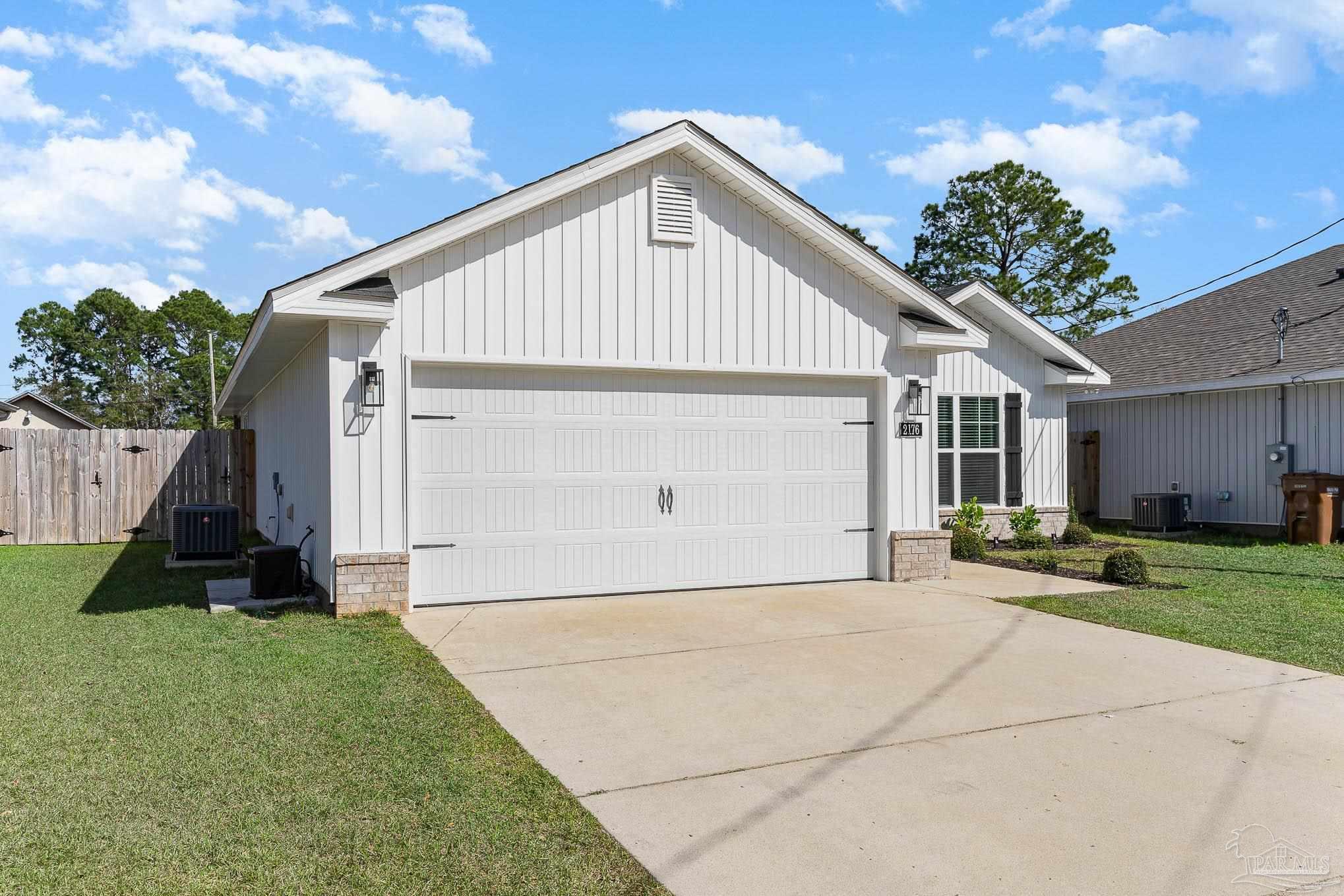 2176 Crescent Wood Road Navarre, FL 32566 - Photo 3 of 29 Gallery Image 3