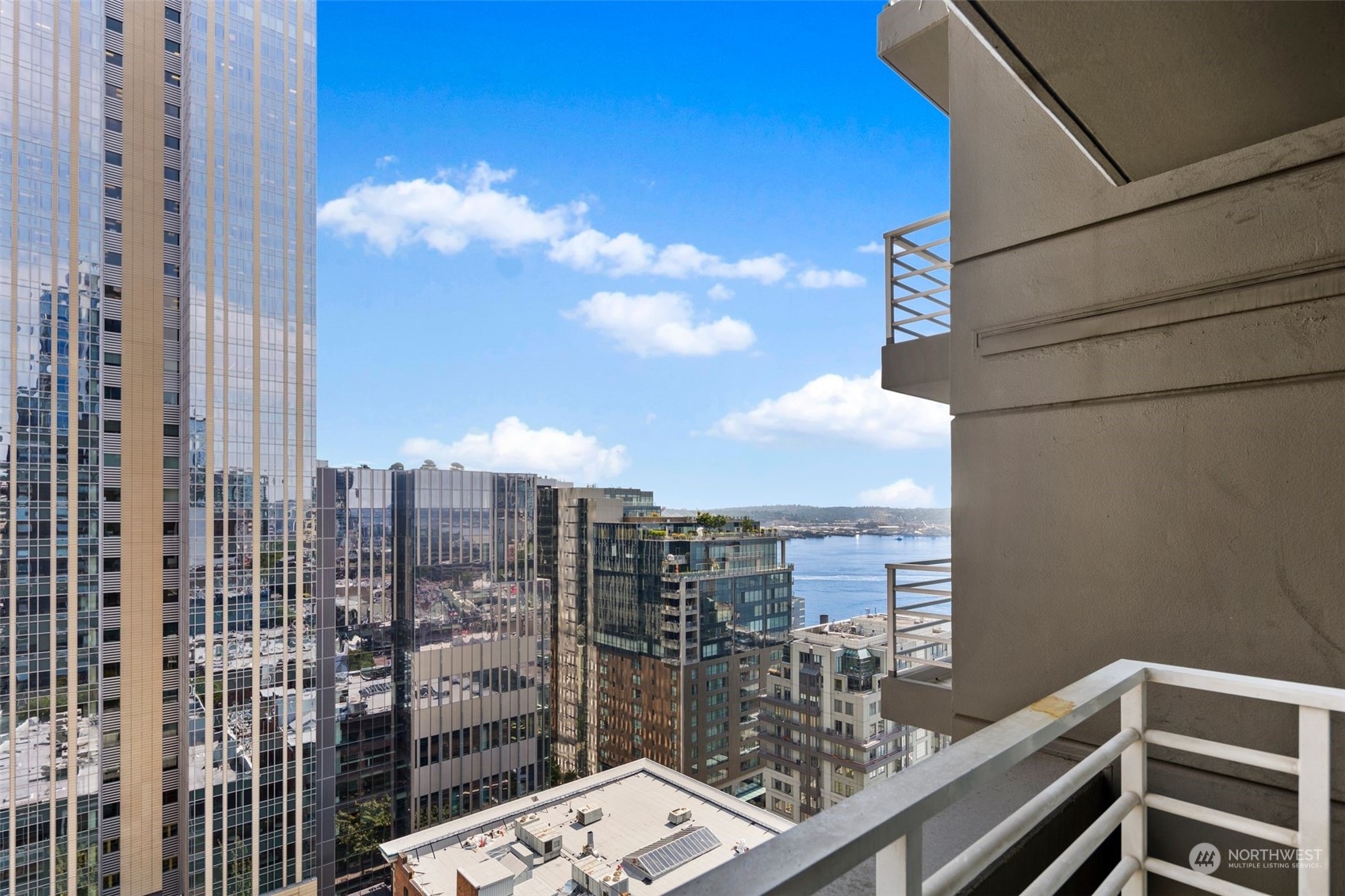 1415 2nd Avenue, Unit 2008 Seattle, WA 98101 - Photo 22 of 36 a view of a city with tall buildings