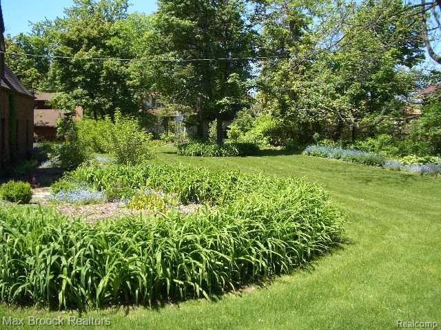 22 Miami Road Pontiac, MI 48341 - Photo 4 of 24 Underground sprinklers