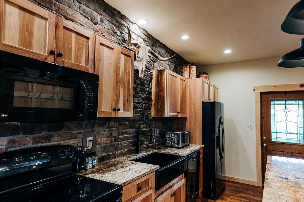 554 Hawkeye Road Scottdale, PA 15683 - Photo 8 of 25 Gallery Image 8