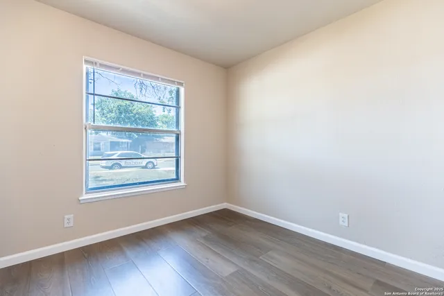 $1,375 | 4147 Scarlet Oak Drive, San Antonio, TX 78220