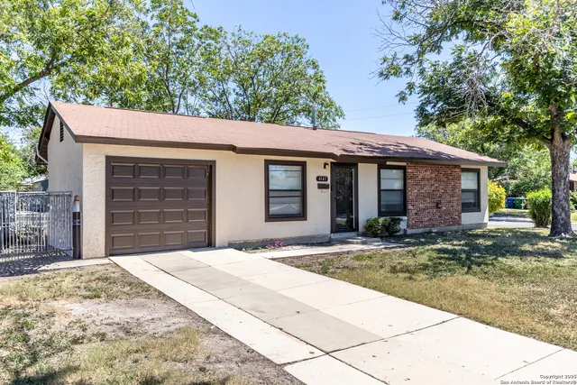 $1,375 | 4147 Scarlet Oak Drive, San Antonio, TX 78220