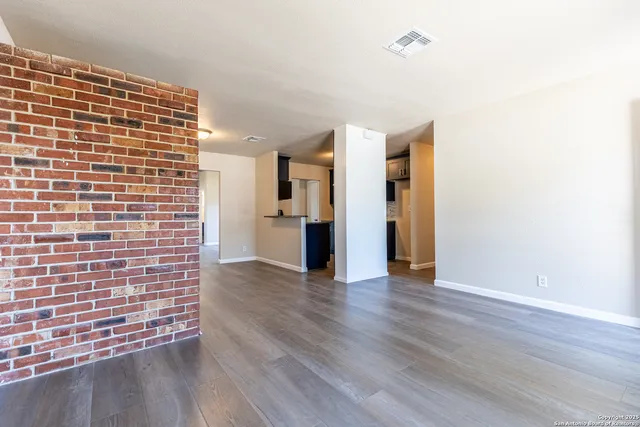 $1,375 | 4147 Scarlet Oak Drive, San Antonio, TX 78220