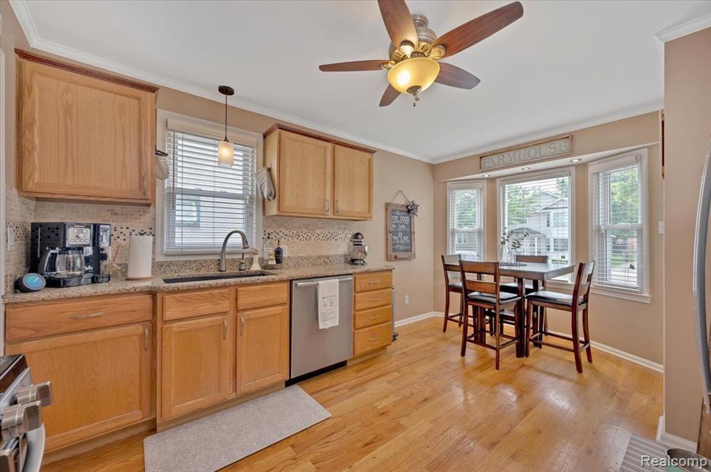 1230 Princeton Road Berkley, MI 48072 - Photo 9 of 27