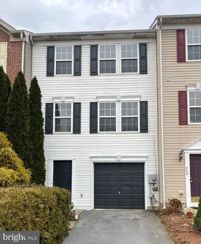 $315,000 | 946 Monet Drive, Hagerstown, MD 21740