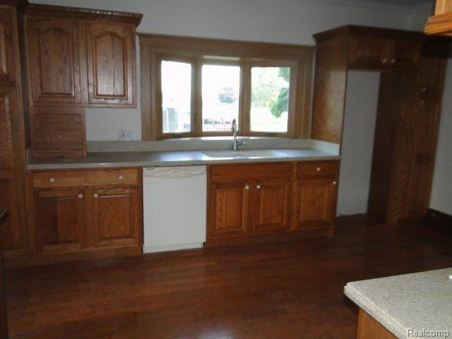 12060 West Mount Morris Road Flushing, MI 48433 - Photo 12 of 51 Kitchen