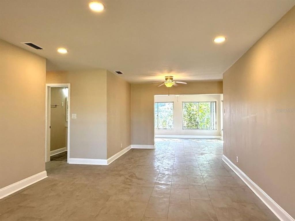 2489 Del Rio Way Dunedin, FL 34698 - Photo 7 of 24