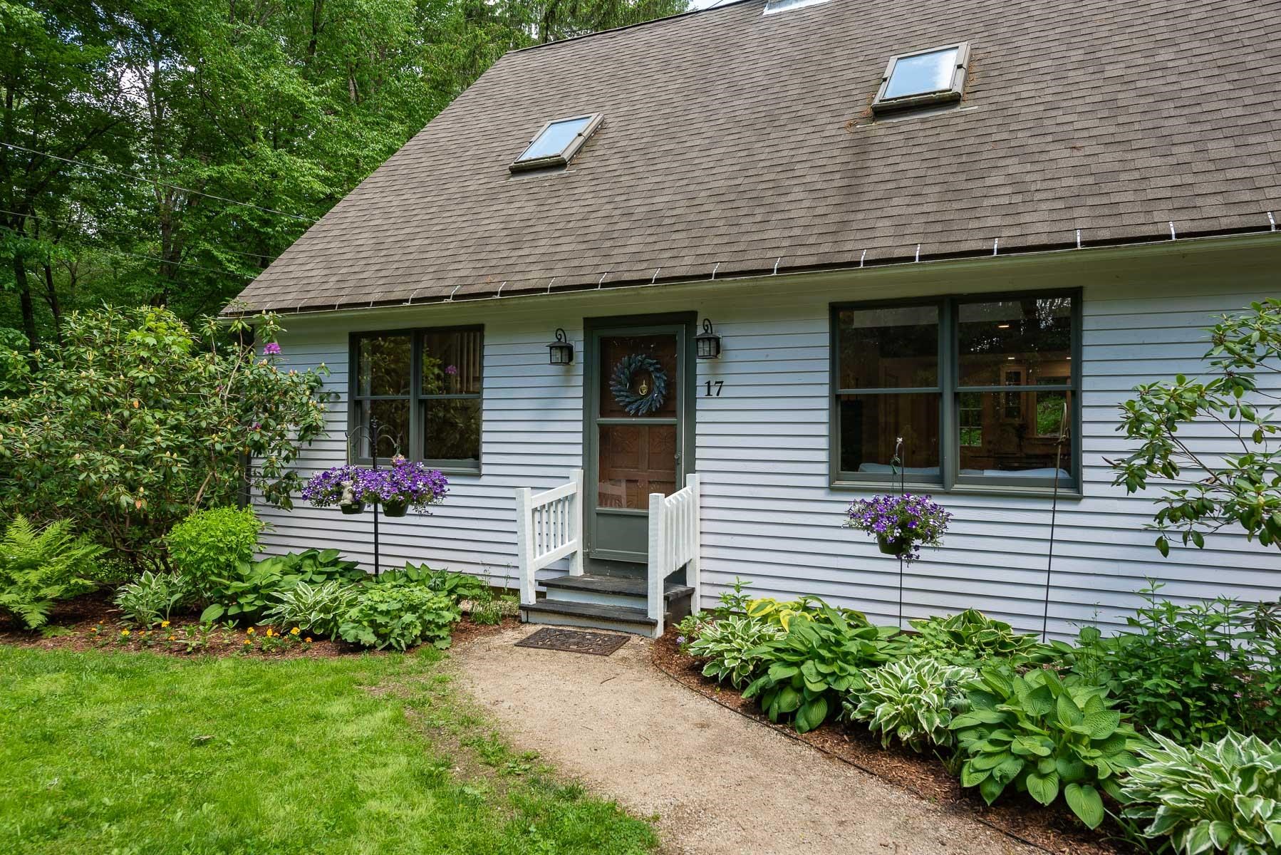 17 Oaklands Road Newfields, NH 03856 - Photo 2 of 37