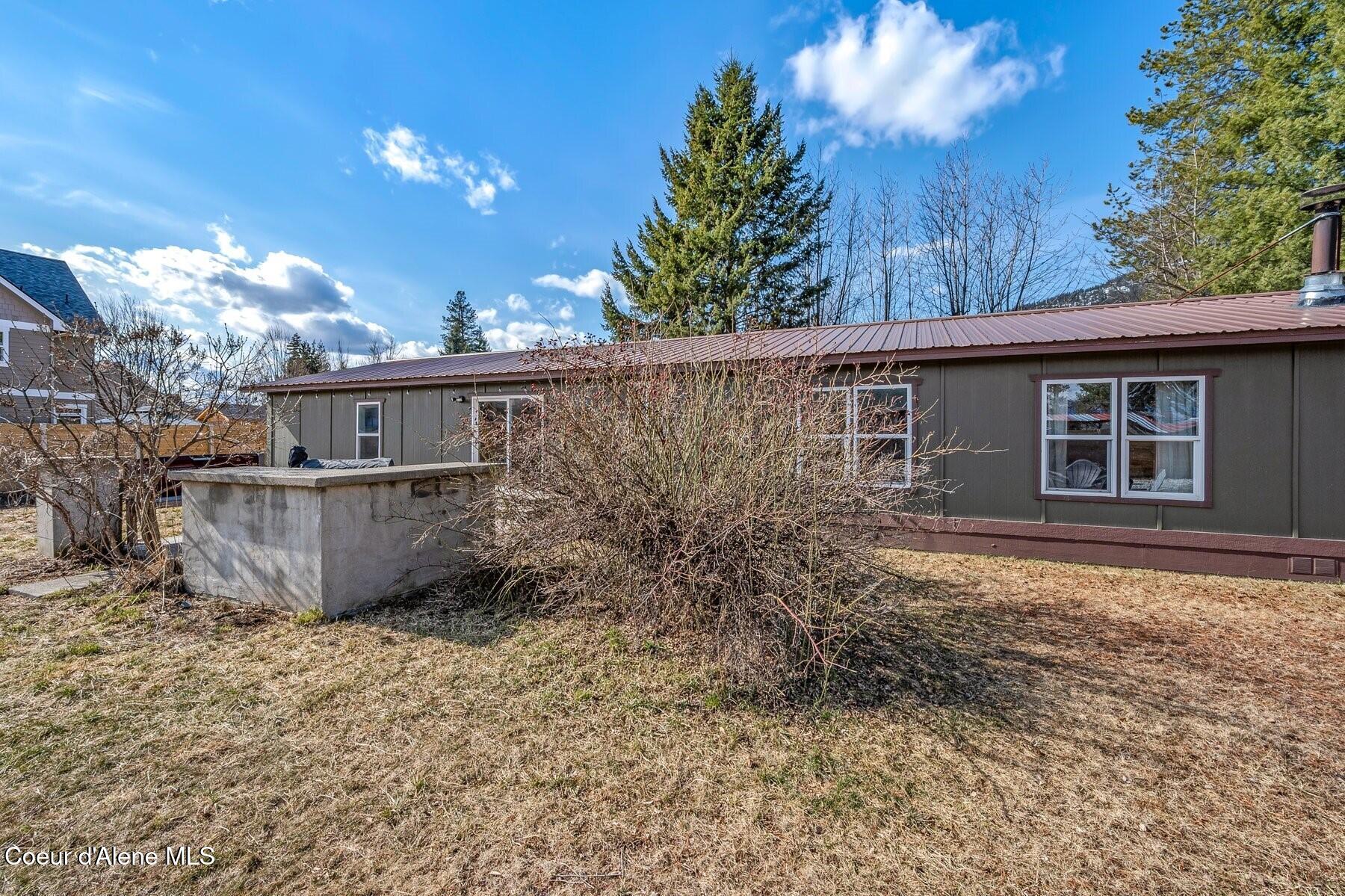 662 Roberson Way Sandpoint, ID 83864 - Photo 34 of 60 Back Yard