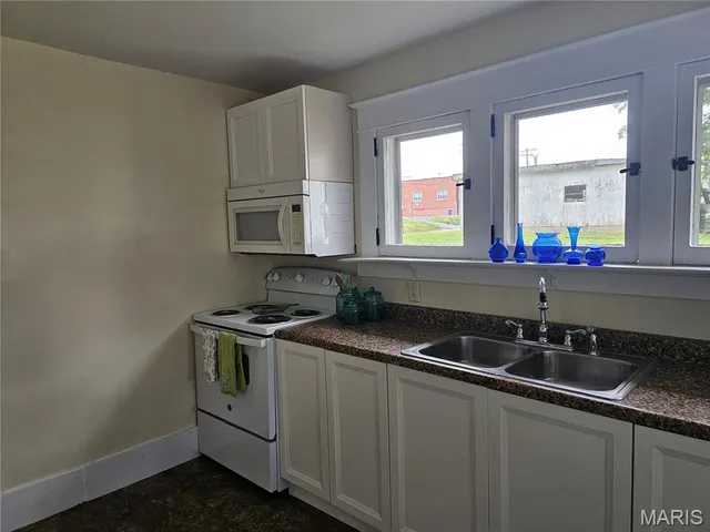 $94,900 | 136 North Hamilton Street, Hillsboro, IL 62049