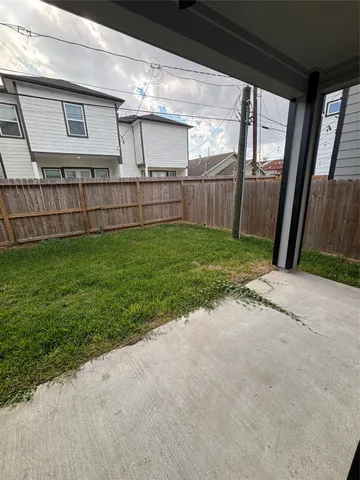 $2,500 | 108 East 44th Street, Unit B, Houston, TX 77018