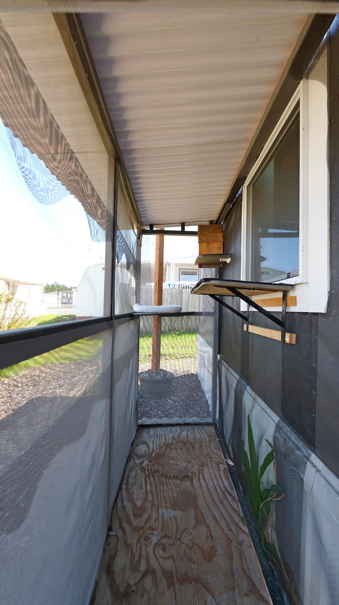 8401 Old Stage Road, Unit 13 Central Point, OR 97502 - Photo 15 of 63 Inside Catio