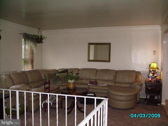 6402 Sandy Street Laurel, MD 20707 - Photo 19 of 25 Living Room