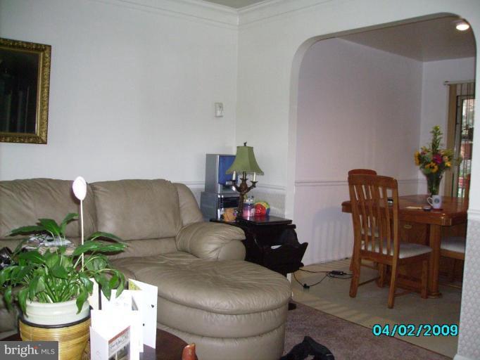 6402 Sandy Street Laurel, MD 20707 - Photo 4 of 25 Living Room/Dining Room