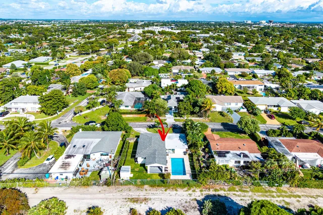 $750,000 | 108 Southeast 31st Avenue, Boynton Beach, FL 33435