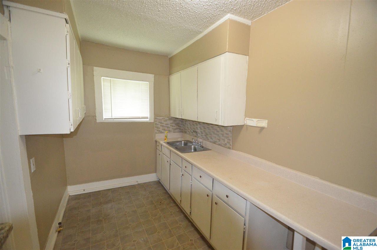 709 30th Street Southwest Birmingham, AL 35211 - Photo 11 of 21