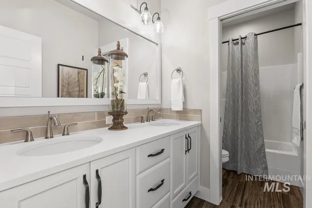 $950,000 | 6103 South Phoebe Place, Meridian, ID 83642