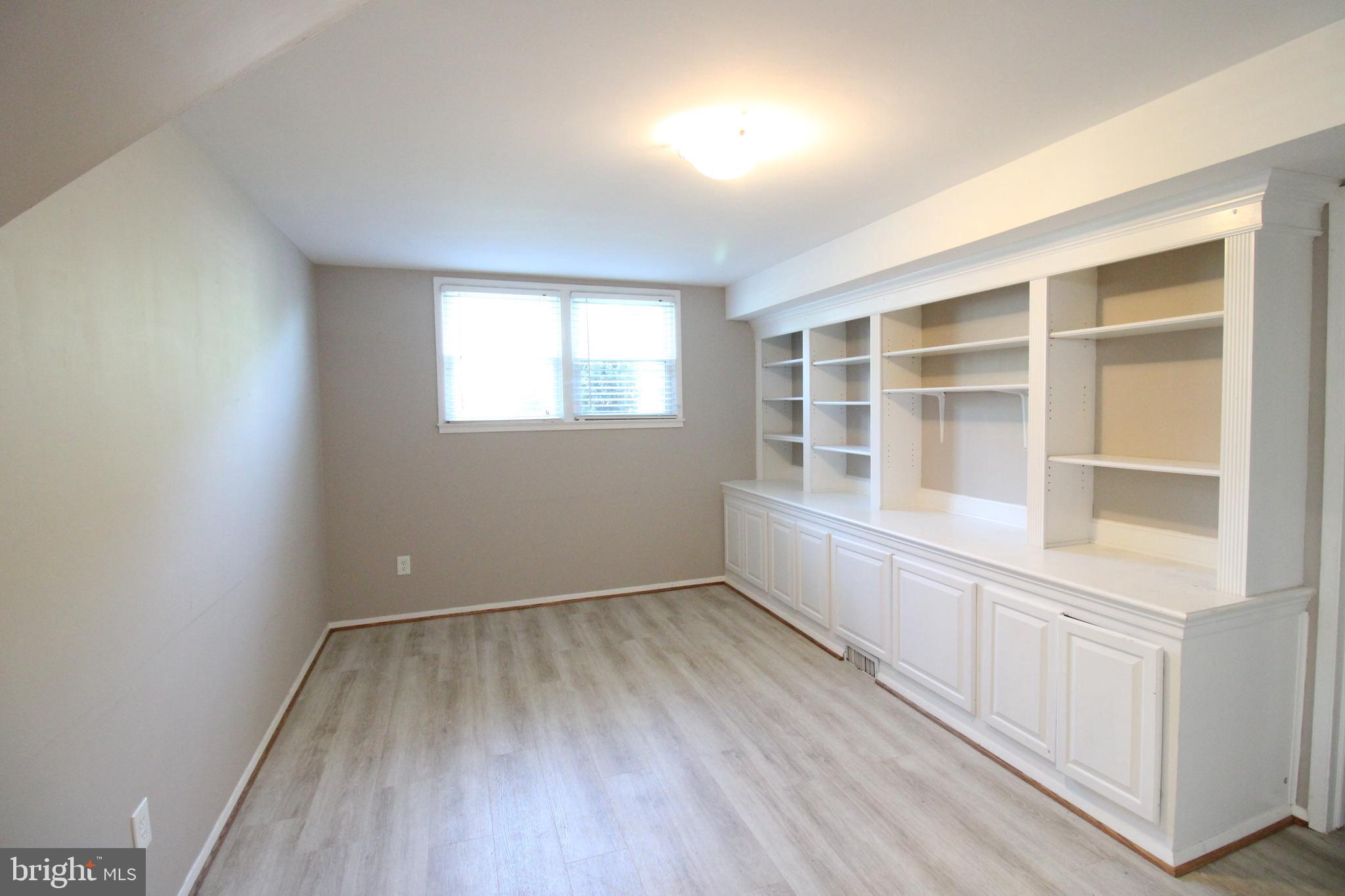 5204 Queensberry Avenue Springfield, VA 22151 - Photo 6 of 23
