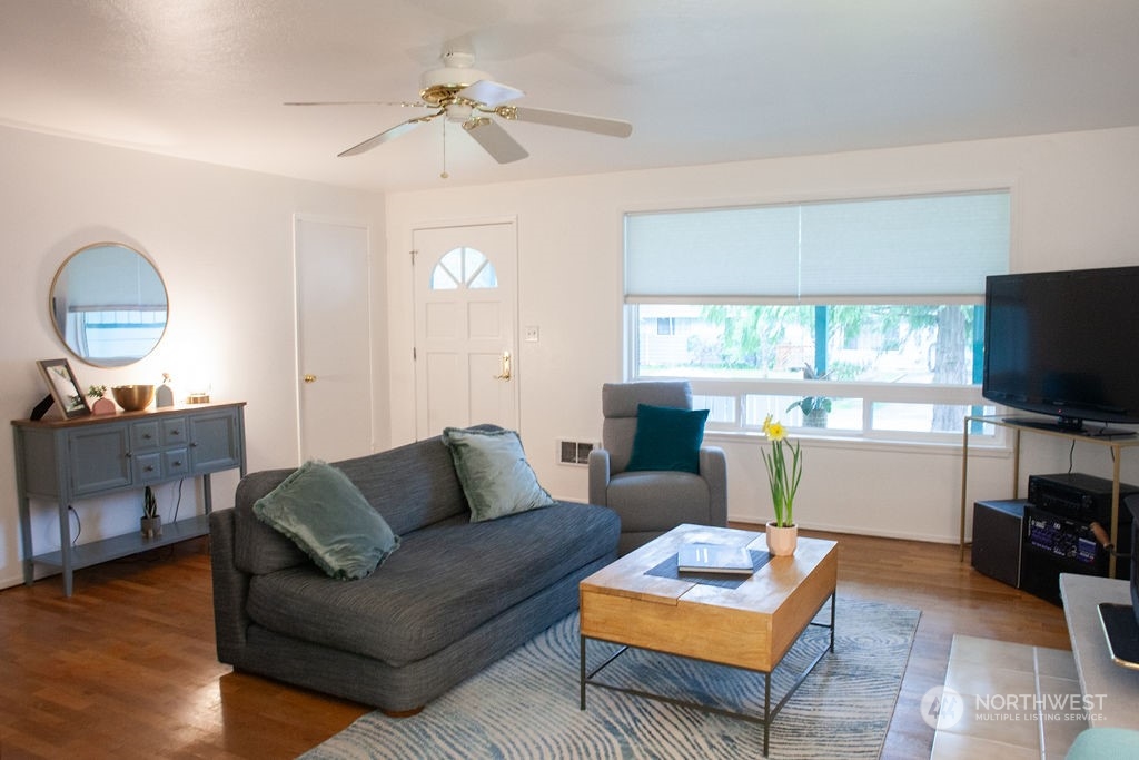 25 157th Place Southeast Bothell, WA 98012 - Photo 10 of 26