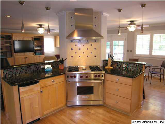 1546 Saulter Road Birmingham, AL 35209 - Photo 2 of 31