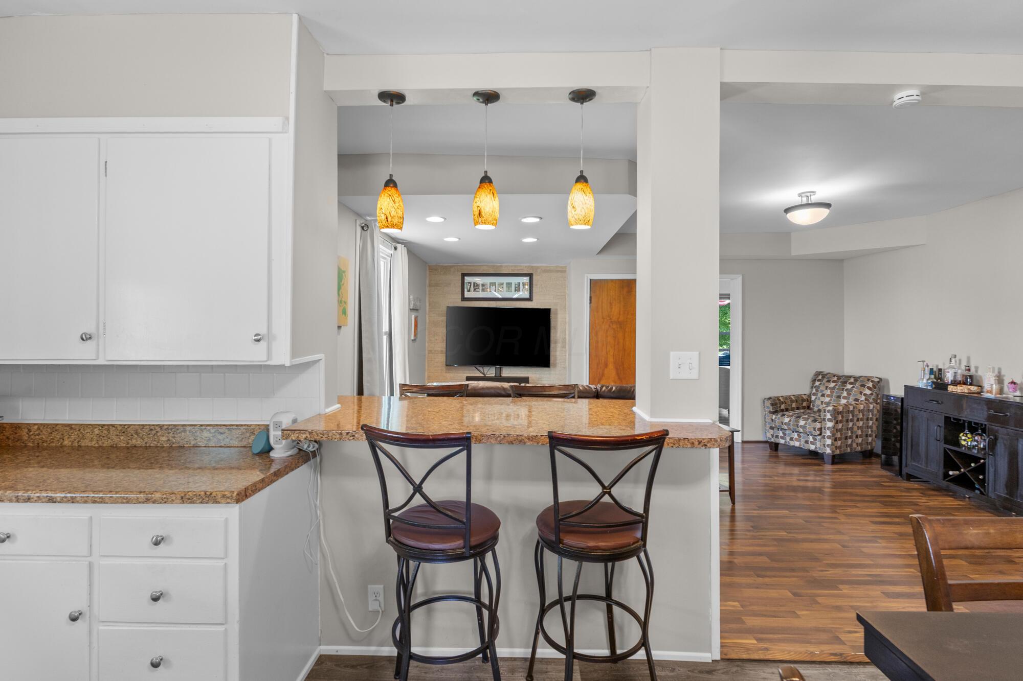 4154 Marion-Waldo Road Marion, OH 43302 - Photo 10 of 59 Breakfast Bar