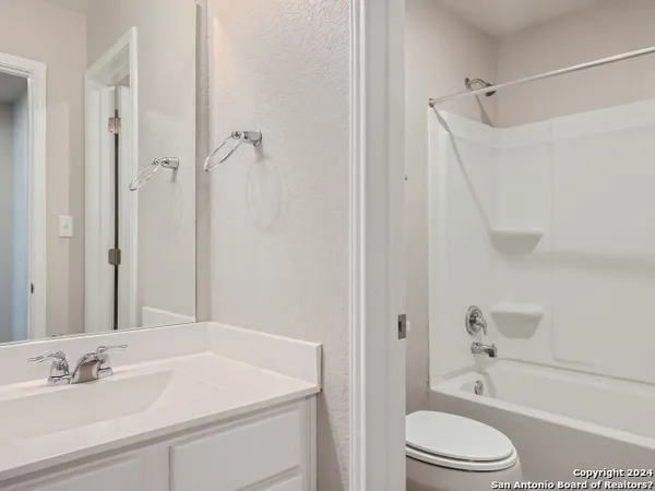 $1,800 | 3331 Rosita Way, San Antonio, TX 78224