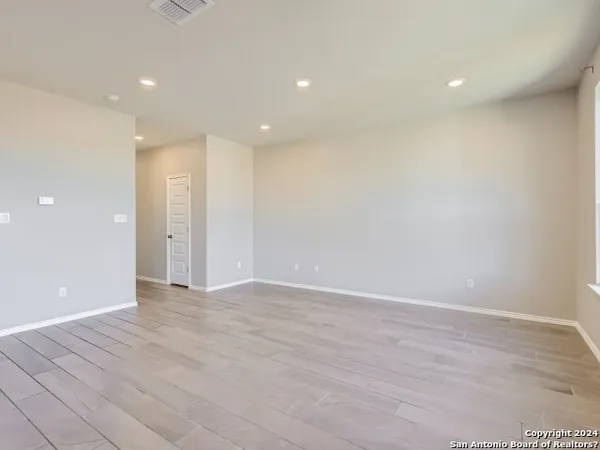 $1,800 | 3331 Rosita Way, San Antonio, TX 78224