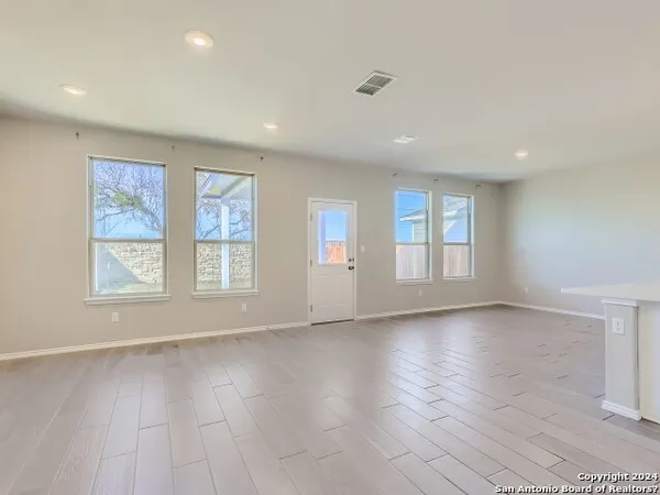 $1,800 | 3331 Rosita Way, San Antonio, TX 78224