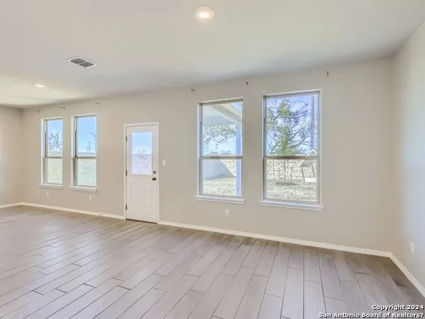 $1,800 | 3331 Rosita Way, San Antonio, TX 78224