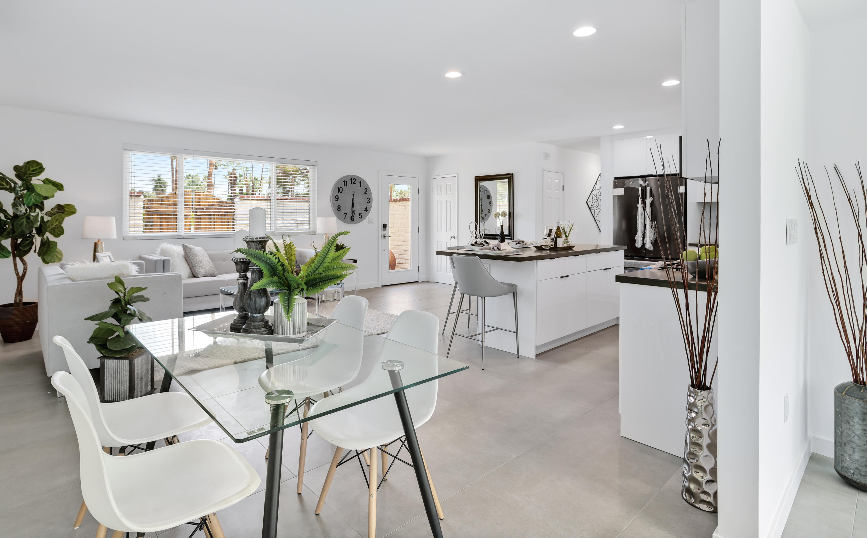 70191 Chappel Road Rancho Mirage, CA 92270 - Photo 11 of 21 Living/Dining area