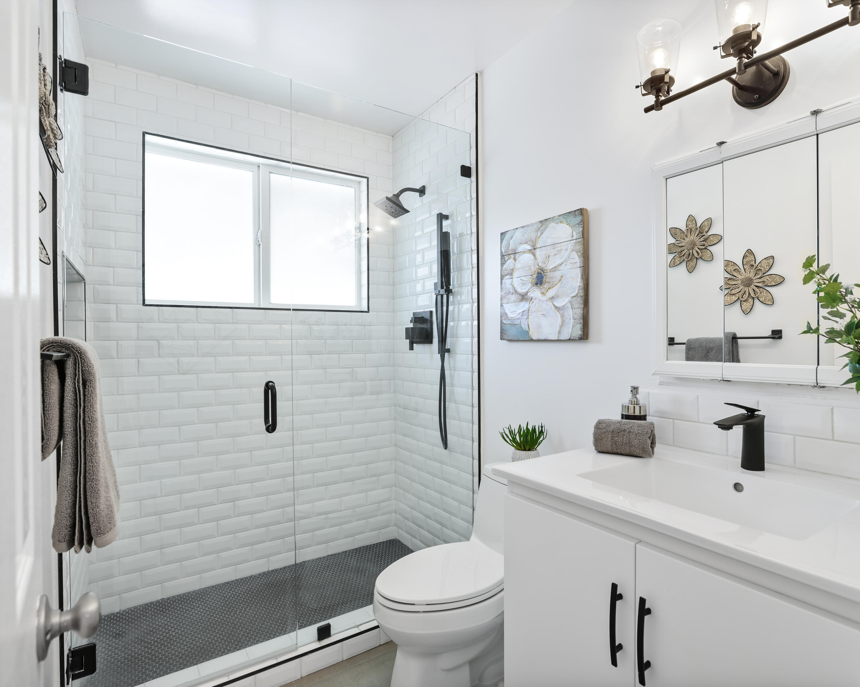 70191 Chappel Road Rancho Mirage, CA 92270 - Photo 13 of 21 Guest bath