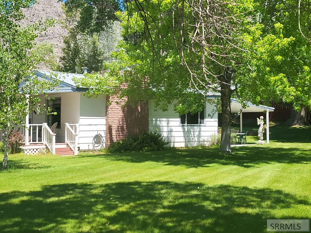 560 North Front Street Arco, ID 83213 - Photo 5 of 48