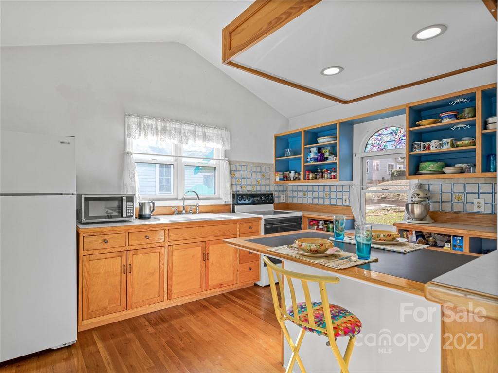 89 Washington Road Asheville, NC 28801 - Photo 12 of 33 Gallery Image 12