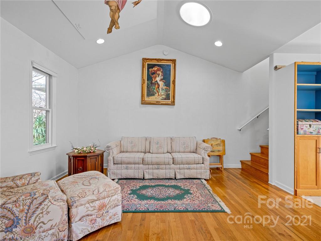 89 Washington Road Asheville, NC 28801 - Photo 14 of 33 Gallery Image 14
