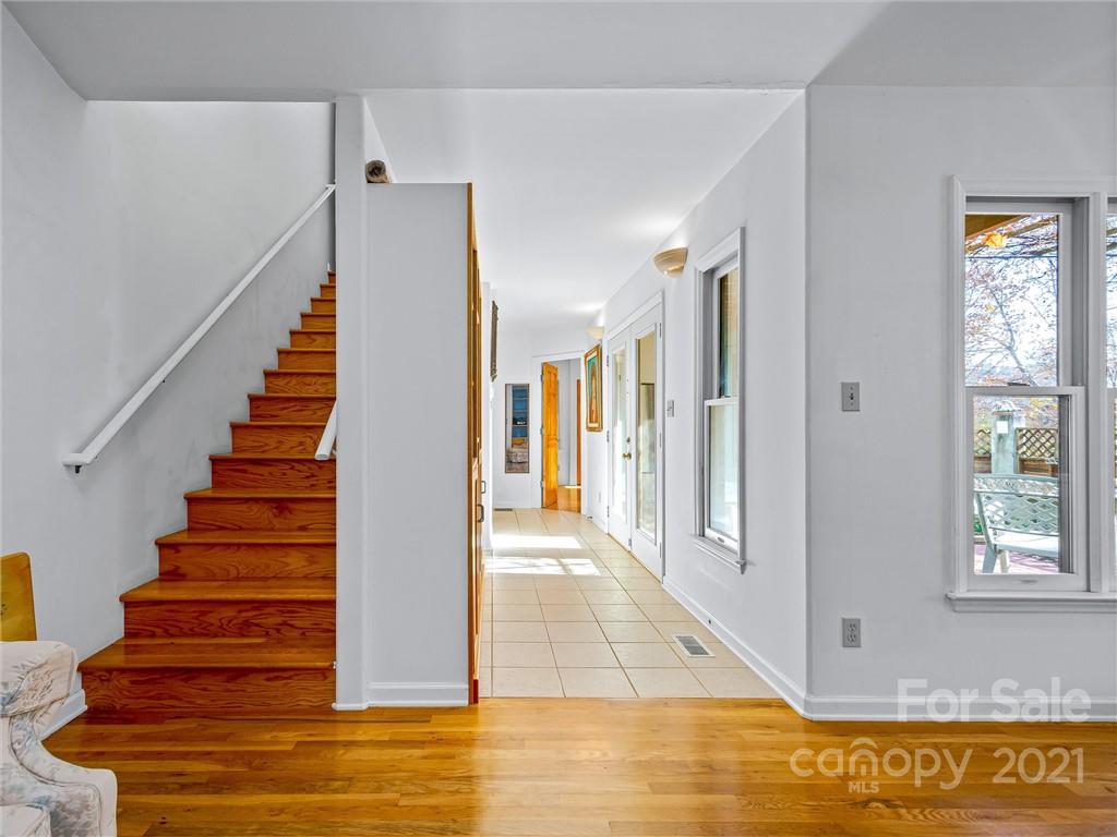 89 Washington Road Asheville, NC 28801 - Photo 15 of 33 Gallery Image 15