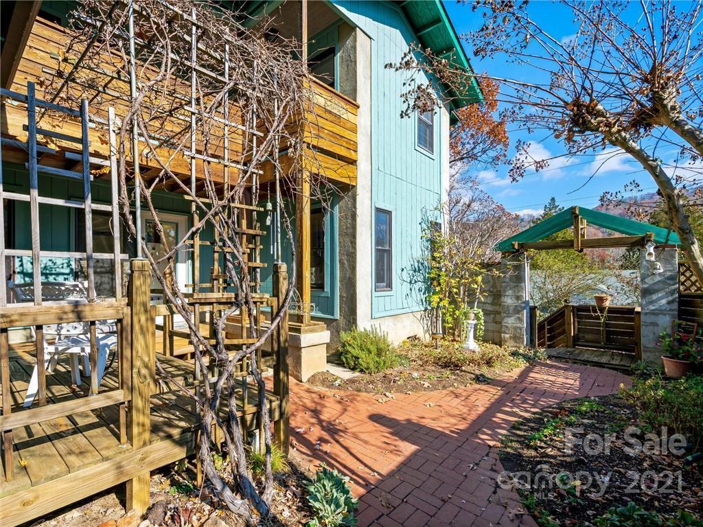 89 Washington Road Asheville, NC 28801 - Photo 26 of 33 Gallery Image 26