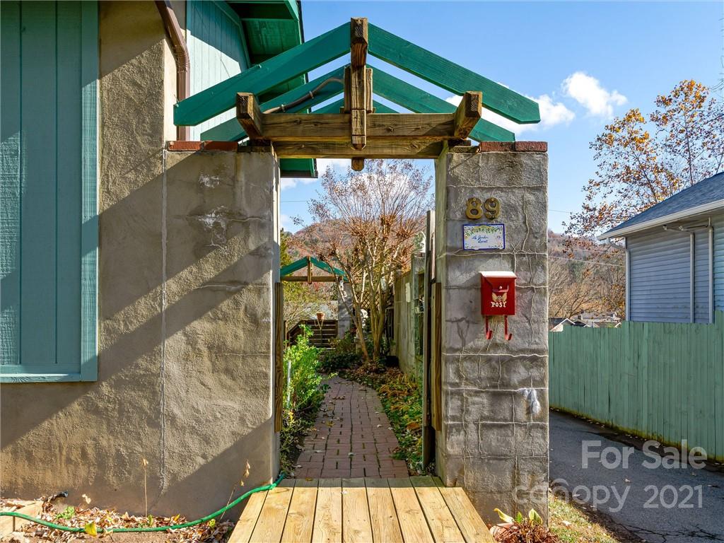 89 Washington Road Asheville, NC 28801 - Photo 4 of 33 Gallery Image 4