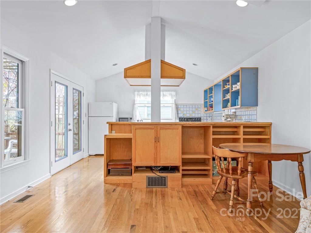 89 Washington Road Asheville, NC 28801 - Photo 9 of 33 Gallery Image 9