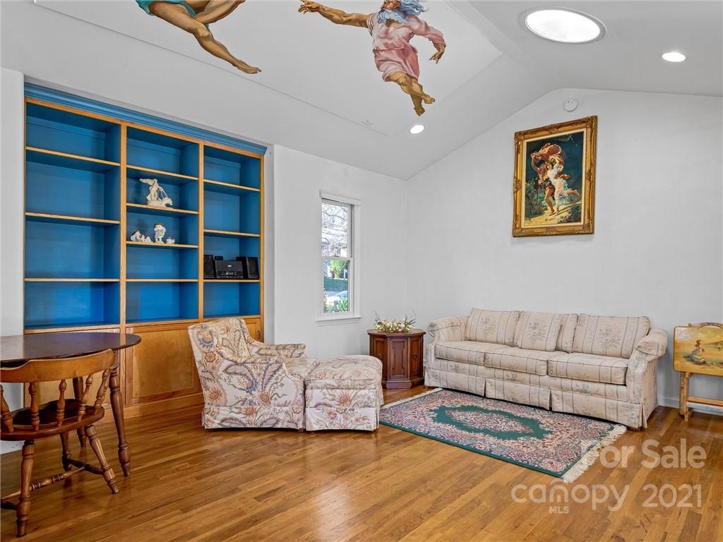 89 Washington Road Asheville, NC 28801 - Photo 10 of 33 Gallery Image 10
